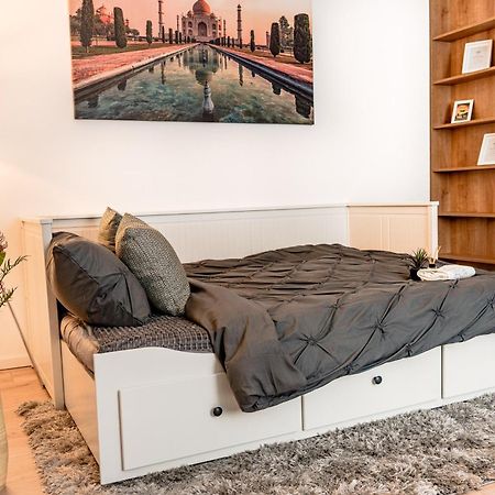 Central Athena Studio - Inima Pietei Unirii - By Openhouse Apartments Temeşvar Dış mekan fotoğraf